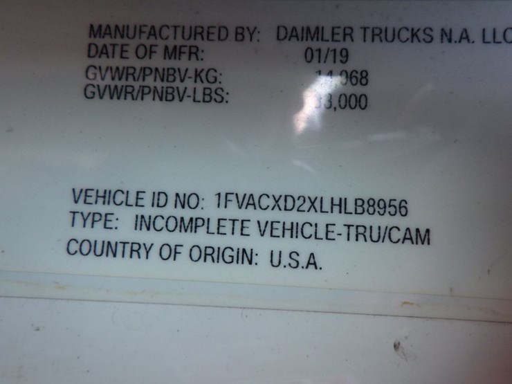 2020-freightliner-m2-106-image-11