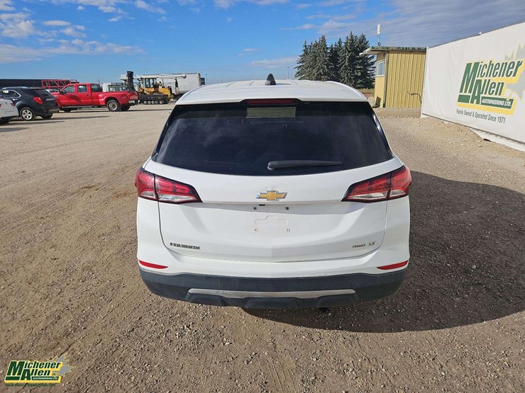 2022-chevrolet-equinox-image-12