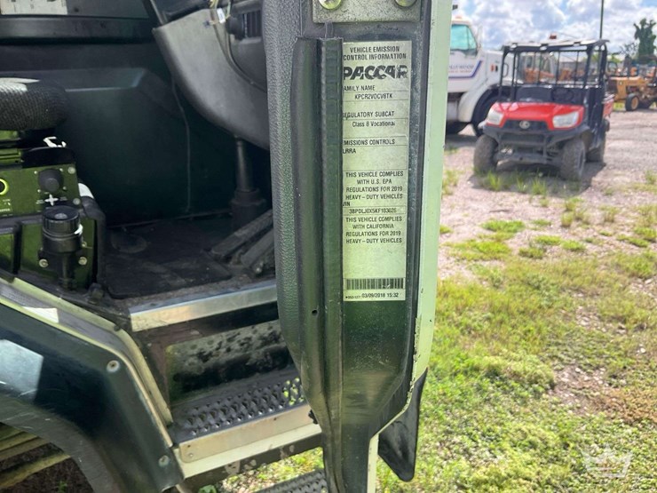2019-peterbilt-520-image-23