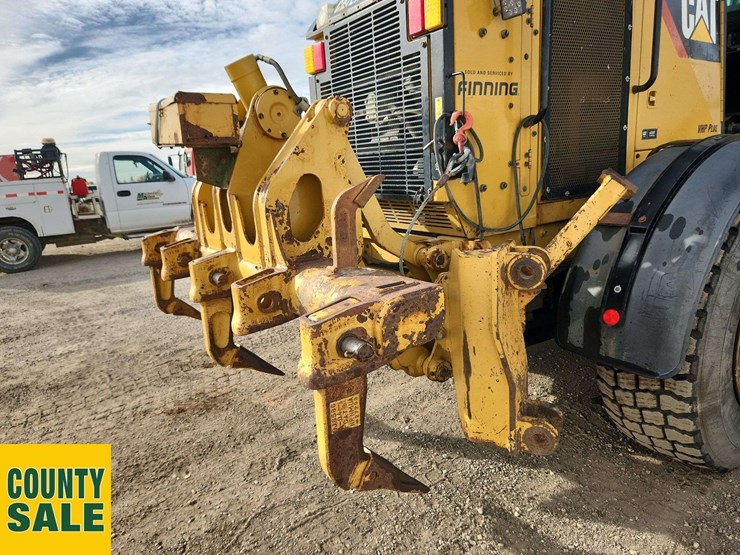 2015-caterpillar-140m-image-37
