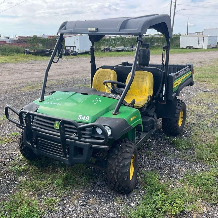 2022 JOHN DEERE GATOR