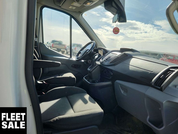2016-ford-transit-image-35