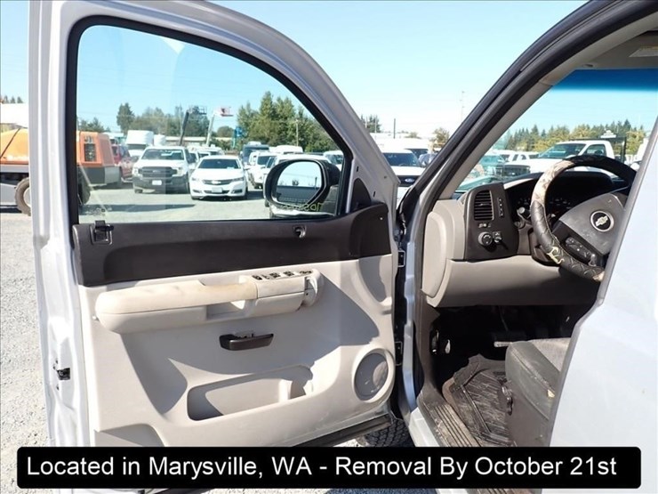 2012-chevrolet-1500-image-3