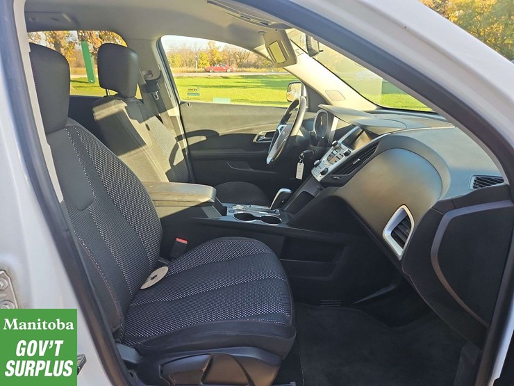 2013-chevrolet-equinox-image-30