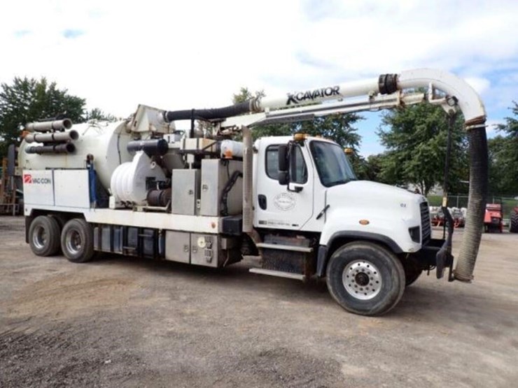 2015-freightliner-114sd-image-3
