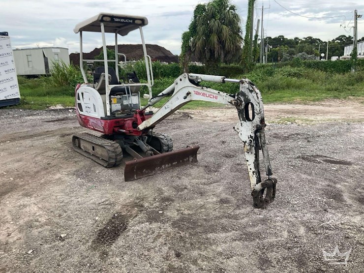 2016-takeuchi-tb216-image-2