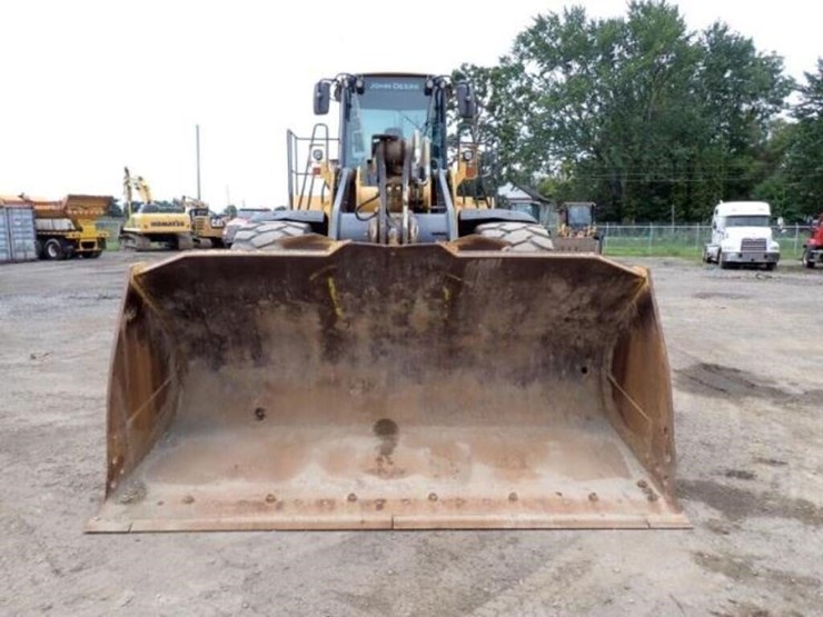 2018-deere-744k-image-2