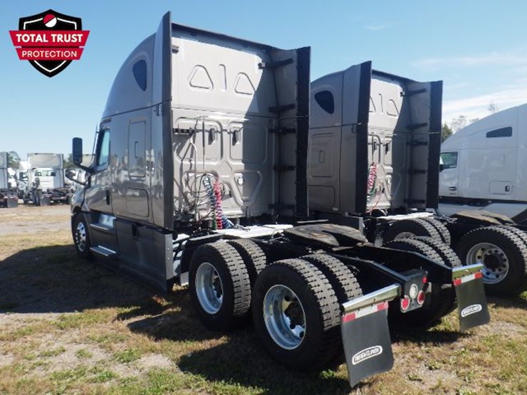 2024-freightliner-cascadia-126-image-13