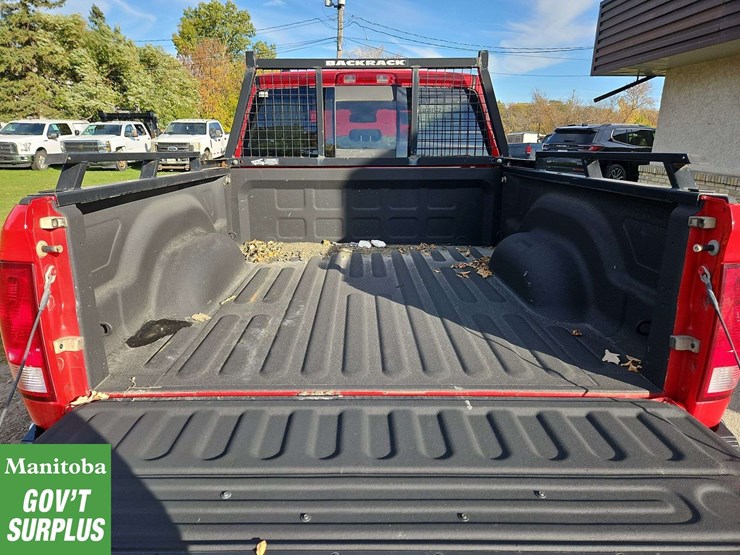2015-dodge-1500-image-24