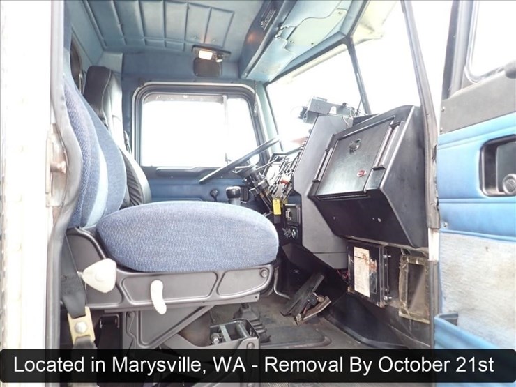 1993-peterbilt-378-image-52