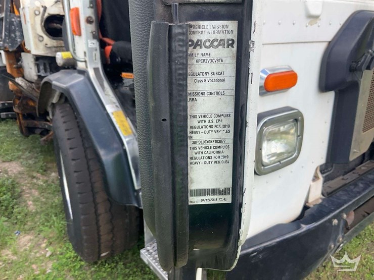 2019-peterbilt-520-image-27