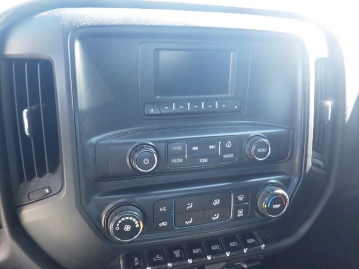 2021-chevrolet-2500-image-17