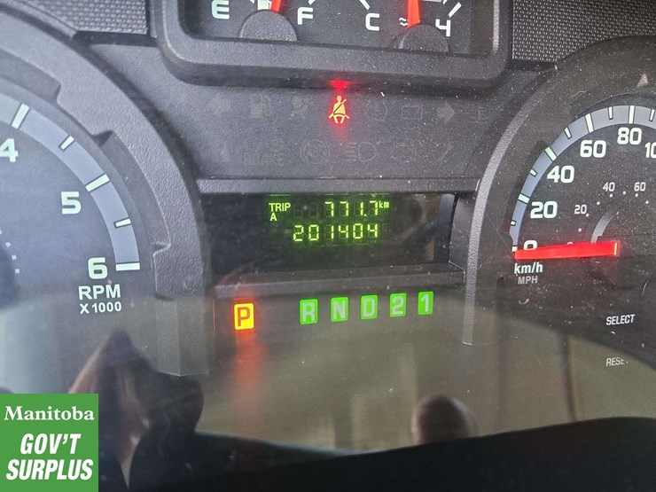 2013-ford-cargo-image-34
