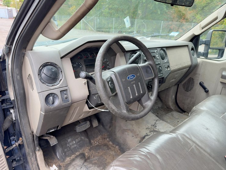 2010-ford-f350-xl-image-17