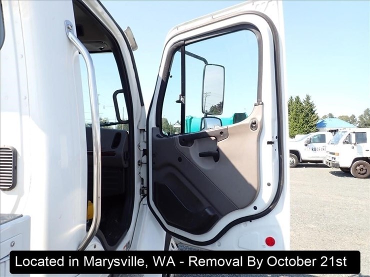 2020-freightliner-m2-image-19
