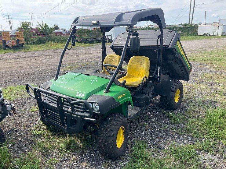 2022-john-deere-gator-image-19