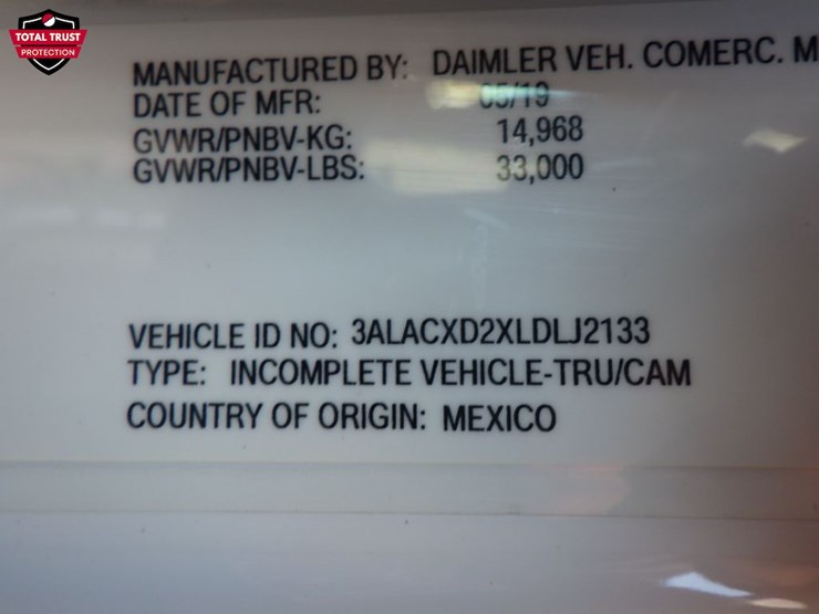 2020-freightliner-m2-106-image-13