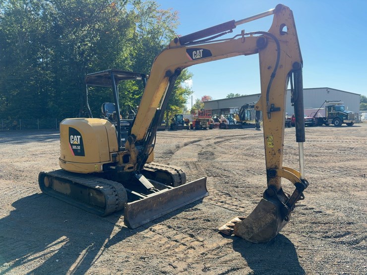 2014-caterpillar-305-image-7