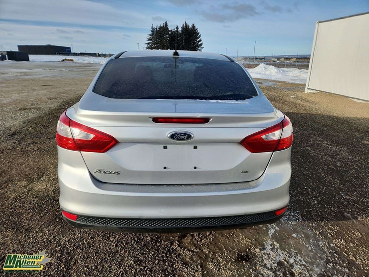 2012-ford-focus-se-image-6