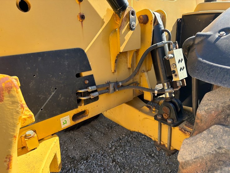 caterpillar-th360b-image-29