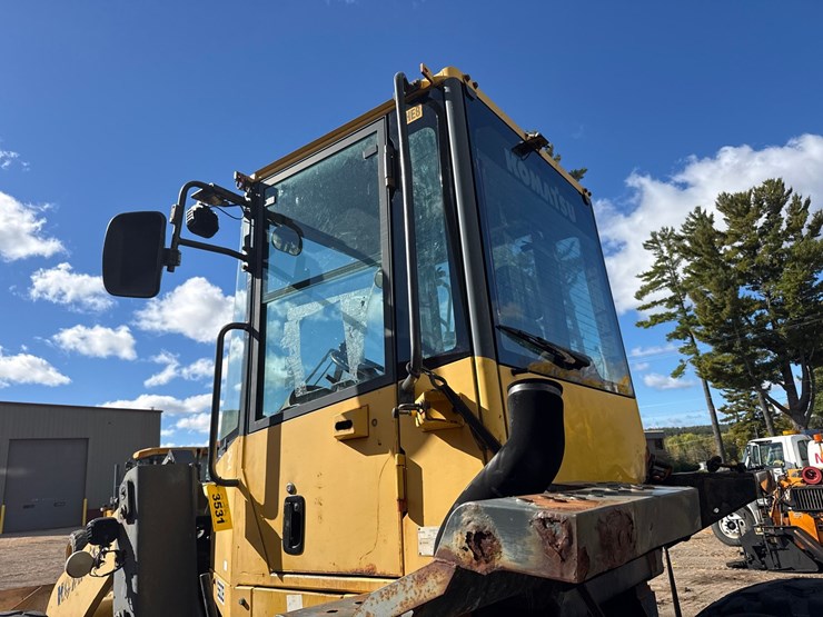 komatsu-wa320-image-43