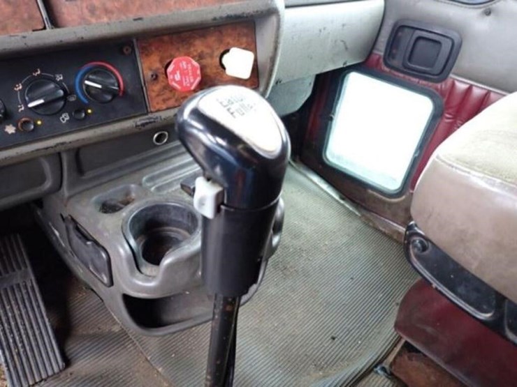 2006-kenworth-t800-image-17