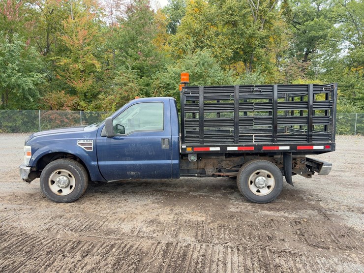 2010-ford-f350-xl-image-2