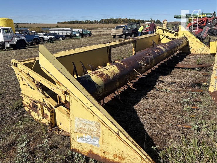 new-holland-960-image-1