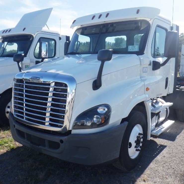 2018 FREIGHTLINER CASCADIA 125