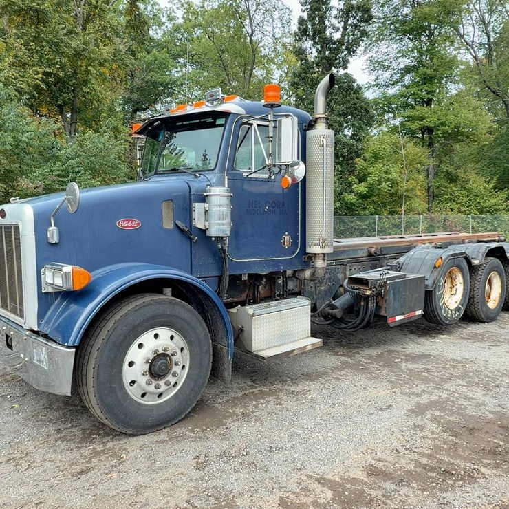 2004 PETERBILT 357