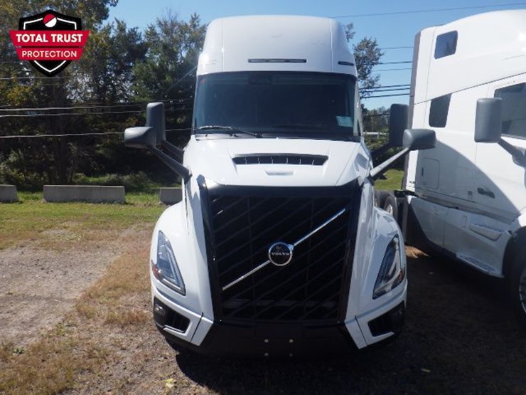 2025-volvo-vnl860-image-2