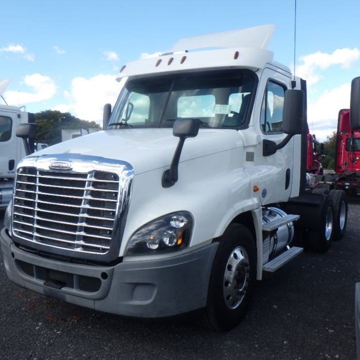 2018 FREIGHTLINER CASCADIA 125
