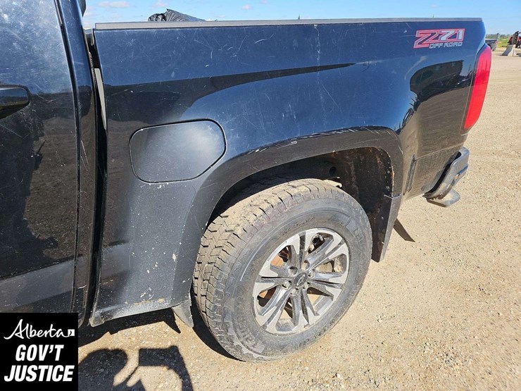 2022-chevrolet-colorado-image-21