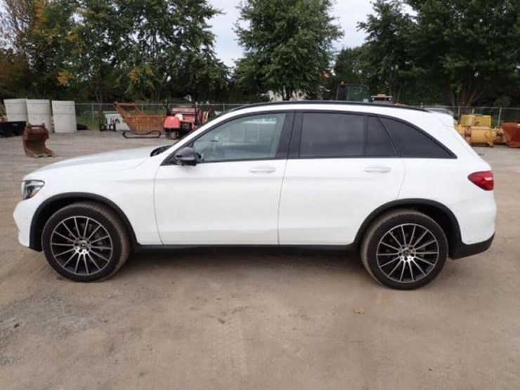 2018-mercedes-benz-glc300-image-8