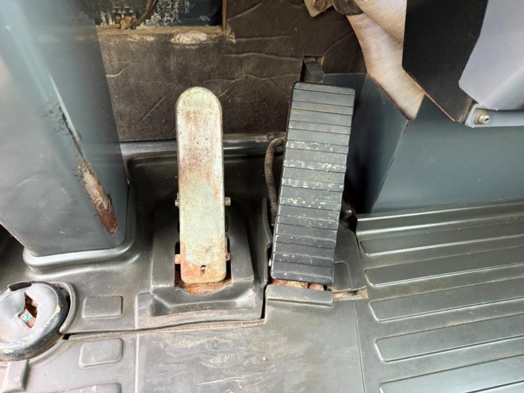 komatsu-hm350-2-image-52