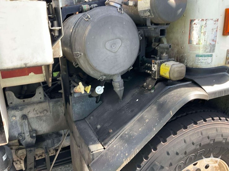 2019-peterbilt-520-image-20