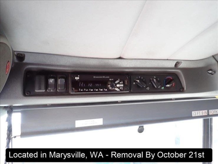 2015-peterbilt-320-image-9