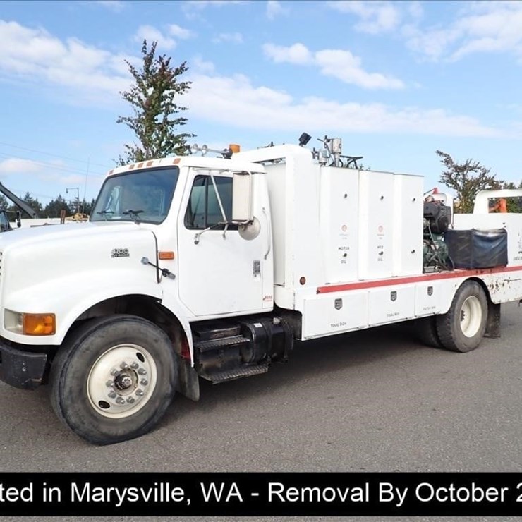 2001 INTERNATIONAL 4900