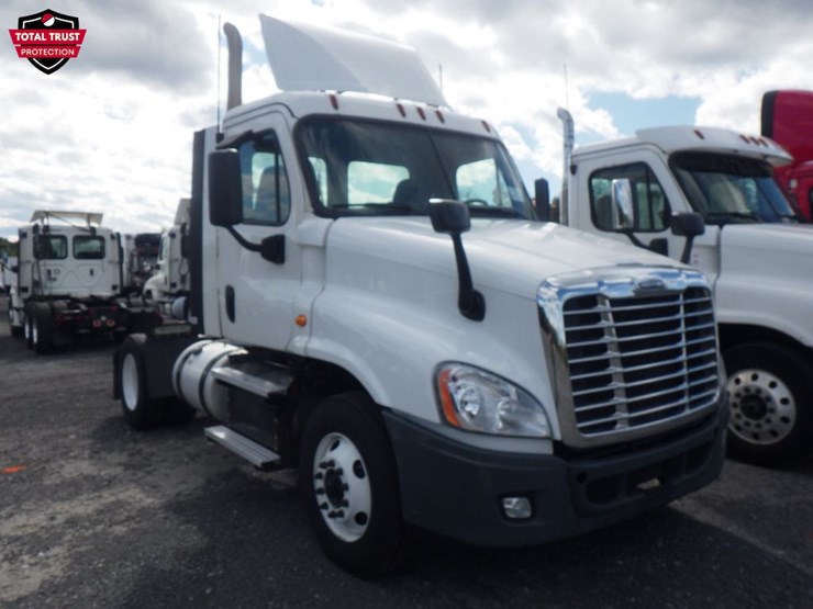 2020-freightliner-cascadia-125-image-3