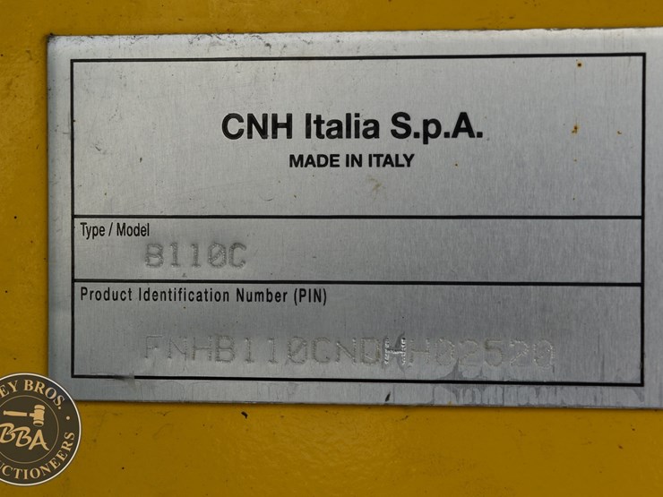 2013-new-holland-b110c-image-51
