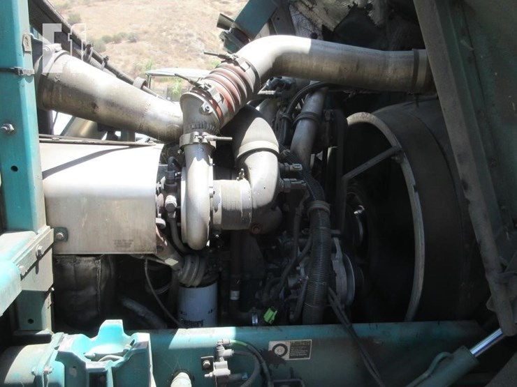 2009-peterbilt-320-image-5