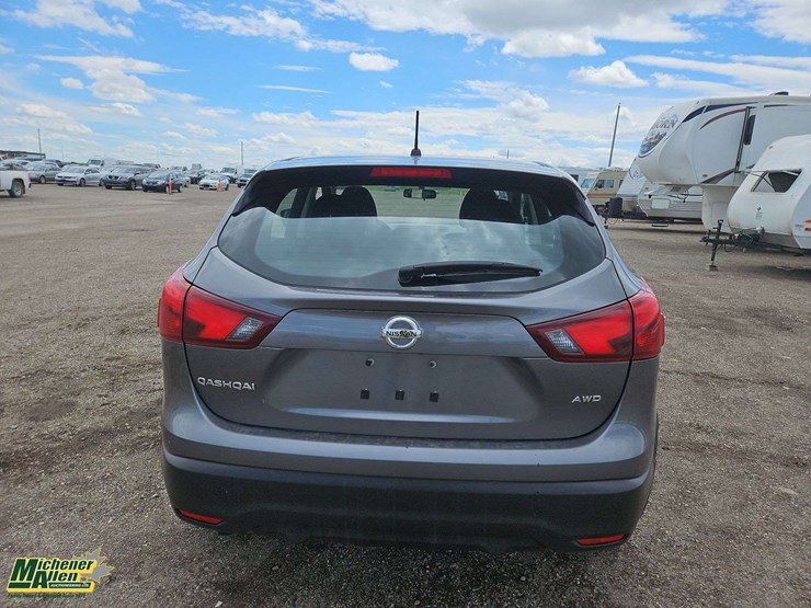 2017-nissan-qashqai-sport-awd-sl-4dr-crossover-image-6