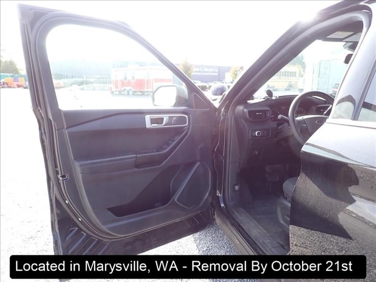 2021-ford-explorer-image-3