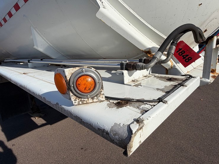 #1848-•-1997-leslie-44'-tanker-trailer-image-14
