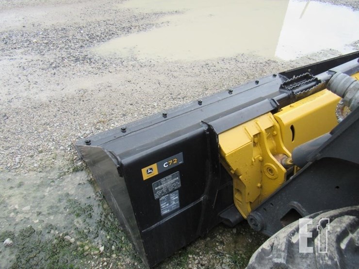 2023-deere-318g-image-16