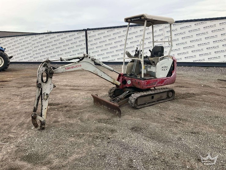 2016-takeuchi-tb216-image-1