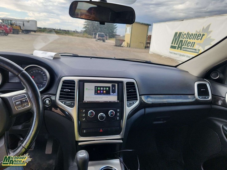 2012-jeep-grand-cherokee-image-11