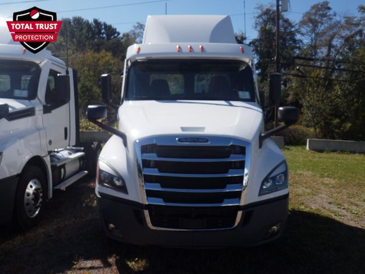 2022-freightliner-cascadia-126-image-3