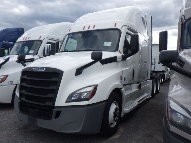 2023-freightliner-cascadia-126-image-1