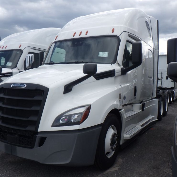 2023 FREIGHTLINER CASCADIA 126